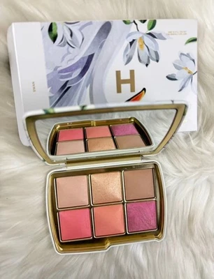 Hourglass Limited Edition Ambient Lighting Holiday Palette- Swan - Image 1 of 2