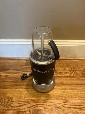 Frullatore NutriBullet RX Black Magic Bullet base motore + coperchio lama + tazza - Immagine 1 di 4