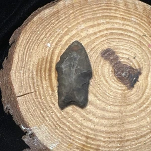 Dalton Point Artifact Flint Blade Tool Knife Point Arrowhead 1 1/2” Long - Picture 1 of 5