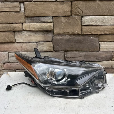 2016-2018 Scion iM HALOGEN Right Passenger Headlight Head Lamp OEM - Image 1 of 4