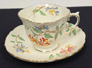Aynsley England Bone China Honeysuckle Teacup & Saucer Set Floral Gold Trim - Picture 1 of 10