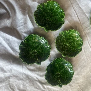 Set of 4 Overlaping Green Leaf Small Dipping/Serving Bowl 5", Made In Italy - Picture 1 of 5