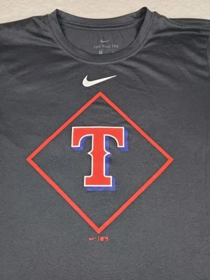 Nike Dri-Fit Hombres MLB Texas Rangers Negro Performance Center Swoosh Camiseta Pequeña Foto 1 de 4