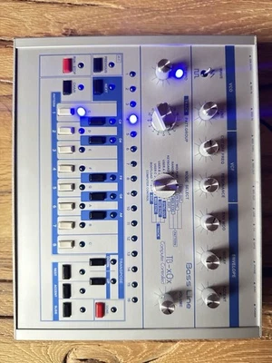 Custom XOXBOX - Alu, Blaue LEDs - Bild 1 von 3