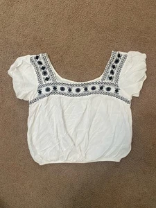Mudd Shirt Womens Small White Crop Top Black Accents Square Neckline Blouse - Picture 1 of 3