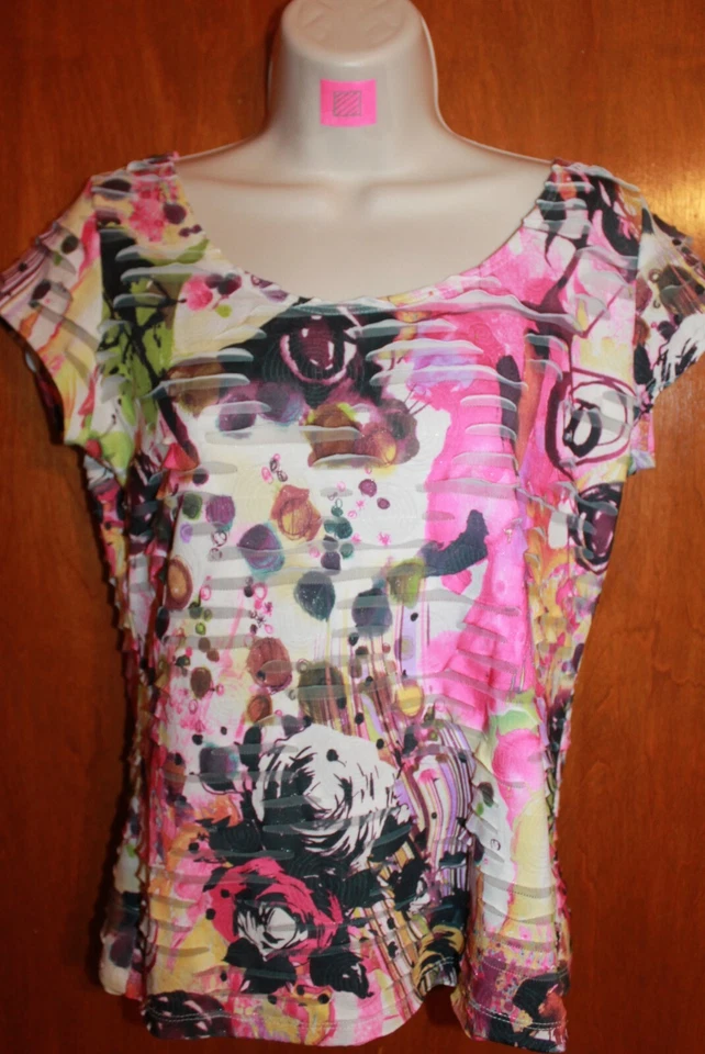 LIBRA Damas Pequeña CAMISETA AGOTADA (multicolor con niveles; manga corta) Usada en Excelente Condición Foto 1 de 1