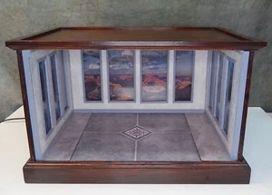Vintage Elettrico Panorama Sun Porch Room Box Casa delle Bambole Artigianale Miniatura 1:12 - Foto 1 di 23