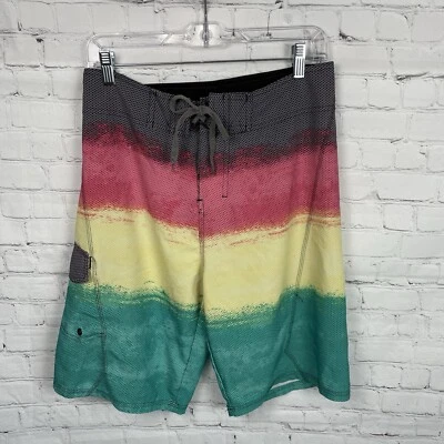 Burnside Board Shorts Gris, Rojo, Amarillo y Verde Board Shorts Talla 30** Foto 1 de 4
