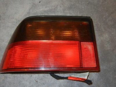 Conjunto de luz trasera izquierda 94-98 SAAB 9000 hatchback con cableado coleta Q2 Foto 1 de 4