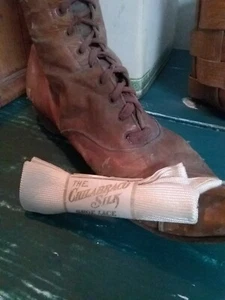 Antique Victorian White Silk Shoelaces Old Stock 1914 Original Packaging - Picture 1 of 6