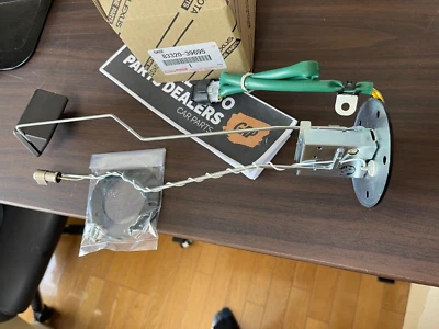 Genuine Toyota 83320-39695 4Runner Hilux Pickup Fuel Sender Gauge NEW - Imagem 1 de 4