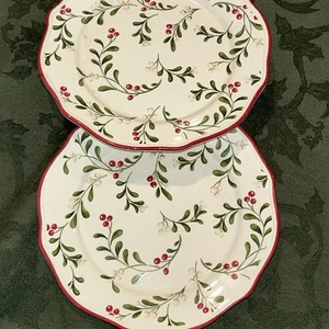 Better Homes and Gardens Collection Salad Plates Mistletoe 8.5” - Picture 1 of 3