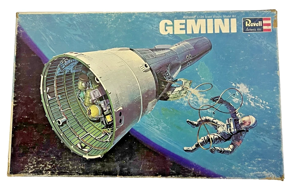 VINTAGE 1965 REVELL GEMINI SPACE CAPSULE 1:24 PLASTIC MODEL KIT - Image 1 of 4