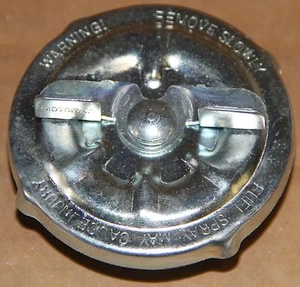 Se adapta a 80-88 Ford Bronco E-100 E-250 Econoline F-150 F-350 tapa del tanque de combustible MGC-818 - Imagen 1 de 1