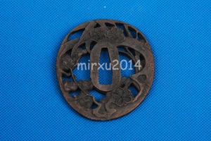 Plum blossom Alloy Tsuba Handguard for Japanese Samurai Katana Wakizashi Tanto - Picture 1 of 2