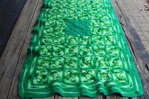 Vintage Handmade Wool Shades of Green Tie Dye Patchwork Afghan/Chair Throw - Picture 1 of 7