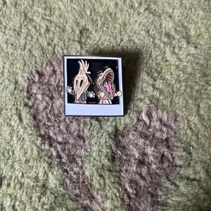 Beetlejuice lapel pin - Picture 1 of 2