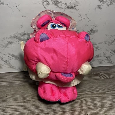 Pelúcia vintage 1994 Fisher Price Big Things Puffalump rosa bebê hipopótamo - Imagem 1 de 4