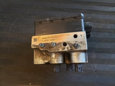 2001-2003 Toyota Prius ABS Anti-lock Brake Pump Assembly OEM - Image 1 of 4