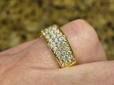 Anillo Sonia Bitton de oro amarillo de 18 quilates con banda de diamantes de 1,92 quilates Foto 1 de 4