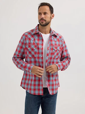 Men's Wrangler Retro® Long Sleeve Sawtooth Pocket Snap Shirt in Cherry Red - Image 1 of 3