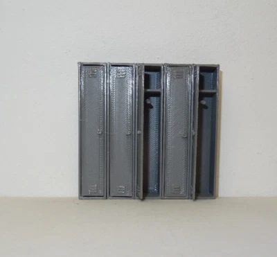 5 X Spind Werkstatt Einrichtung passend für Spur 1 Maßstab (1:32)Umkleidespind - Bild 1 von 4