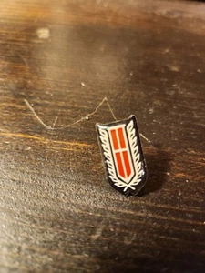 1980s Ford L t d Steering wheel emblem - Picture 1 of 2
