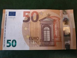 RARÍSIMO Y MUY ESCASO BILLETE DE 50 EUROS ESPAÑA SERIE VH-V012 EN PLANCHA - Imagen 1 de 2