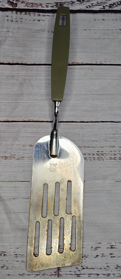 Espátula ranurada vintage Ekco 12" cromada EE. UU. mango verde oliva cocina... Foto 1 de 4