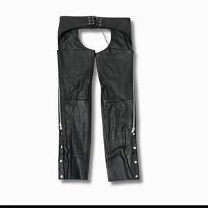 Schwarze Herren Lederhose klein - Reißverschluss & Druckknopfverschluss - Bild 1 von 2