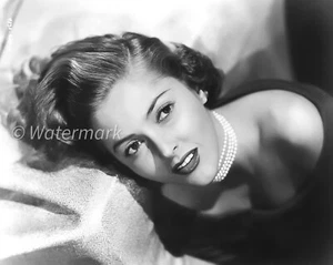 Vintage celebrity Hollywood actress Martha Vickers 8X10 PUBLICITY PHOTO - Picture 1 of 1