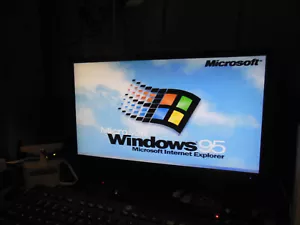 Classic Win 95 OSR 2.5 Computer. Pent 200 MHz MMX. 2 Gb HD. 64 Meg. - Picture 1 of 15