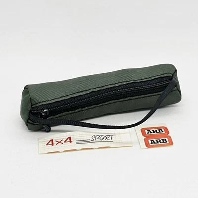 1:10/12/24 Diorama Garage Simulated Sleeping Bag Model for Car Climbing Car Prop - Image 1 of 4