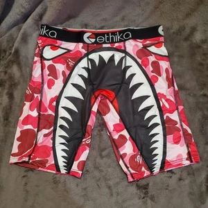 Ethika Shorts Herren Gr. L (33-35) Machine Washed Shark mit Zähnen rot schwarz - Bild 1 von 6