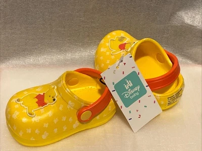 Tamancos Disney Baby Winnie The Pooh meninos tamanho 3 sapatos amarelos abelha novo com etiquetas - Imagem 1 de 4
