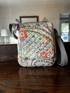 CARTERA/CARTERA TODO EN UNO VERA BRADLEY PATRÓN FLORAL MULTICOLOR - Imagen 1 de 6