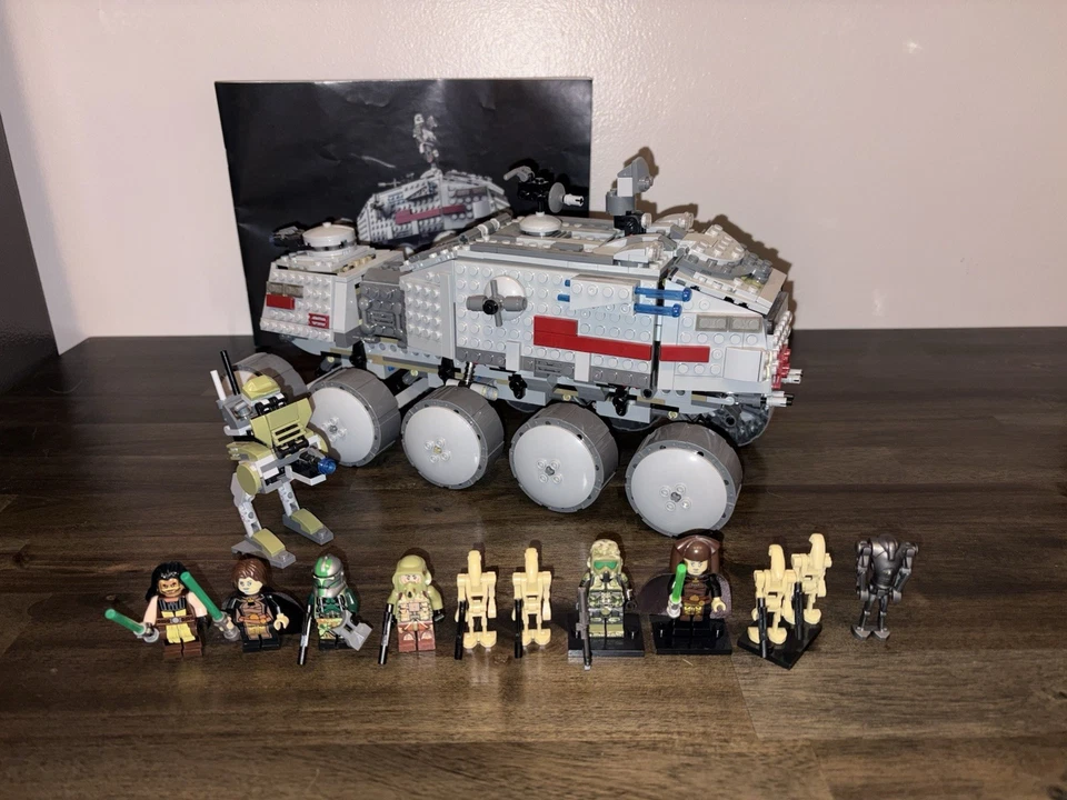 BRICKZ Star Wars Clone Turbo Tank 75151 con minifiguras corregidas y 1 Lego B2 Foto 1 de 4