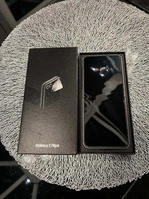 Samsung Galaxy Z Flip 6 256GB Brand New Fully Working - Image 1 of 2