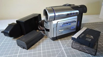 Panasonic NV-DS65B Mini DV SD Card Camcorder Digital Video Camera - New battery - Image 1 of 4