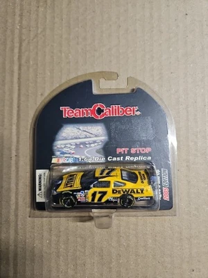 Ford Taurus NASCAR 2005 Team Caliber escala 1:64 #17 Matt Kenseth DeWalt Foto 1 de 2