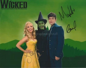 Sarah O Connor Carl Man +1 HAND SIGNED 8x10 Photo Autograph Wicked The Musical - Picture 1 of 5