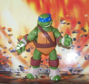 TMNT TEENAGE MUTANT NINJA TURTLES ELECTRONIC PARKING LEONARDO 2014 PLAYMATES - Imagen 1 de 1