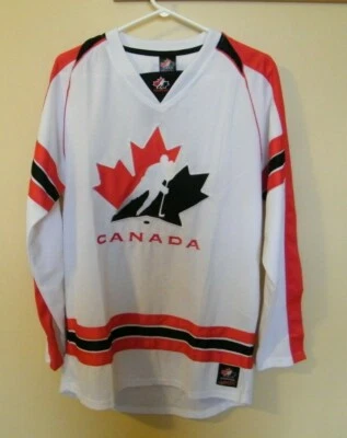 TEAM CANADA / SOGO SPORTS  /  HOCKEY JERSEY. SIZE MEN SMALL. - Image 1 of 4