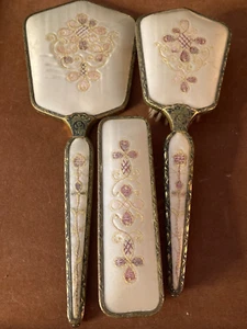 COLLECTIBLE: VINTAGE ANTIQUE EMBROIDERED 2 X BRUSH 1 X MIRROR BROWN STYLED - Bild 1 von 11