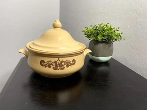 Vintage Pfaltzgraff 3.5 qt Casserole Dish with Lid - Picture 1 of 9