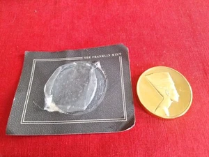 1973 24K Gold Electroplate on Bronze Franklin Mint Queen Nofretete Medaille - Bild 1 von 7