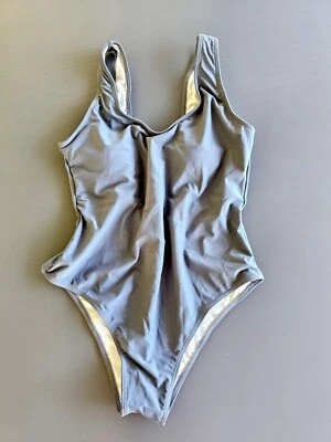Badeanzug grau Gr. 80 C / L  40  Neu ohne Etikett tiefer Rückenausschnitt - Bild 1 von 4