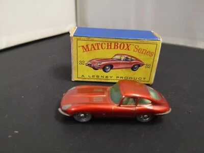 P354-MATCHBOX LESNEY No32B JAGUAR XKE COM CAIXA - Imagem 1 de 4