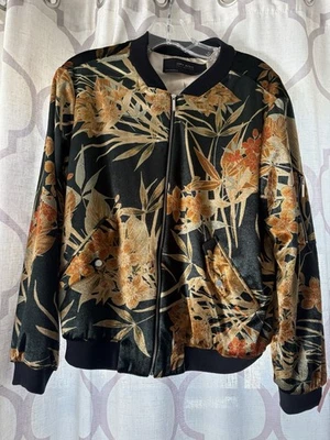 Chaqueta Bomber Noche Floral Terciopelo Colección ZARA Mediana Foto 1 de 3