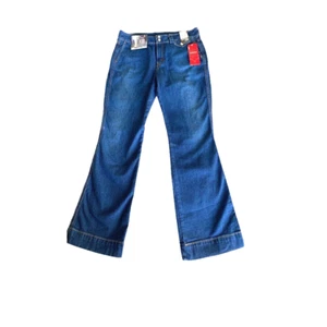 Levis Movin' On Womens Flare Jeans 31 x 32 NWT Vintage Denim 12 M - Picture 1 of 12